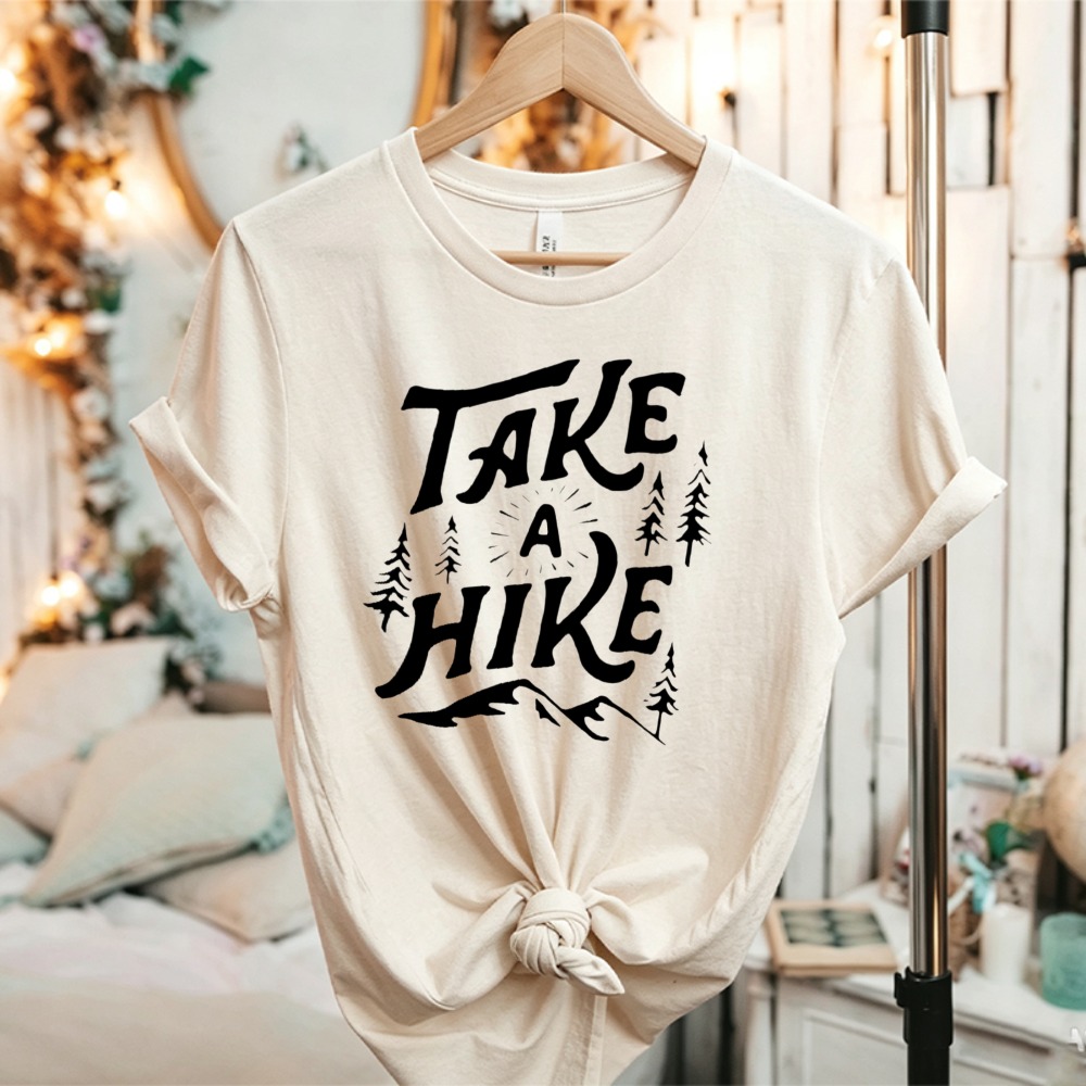 Outdoor Adventure Quotes Short - Camiseta Gráfica Outdoor 'Take A Hike