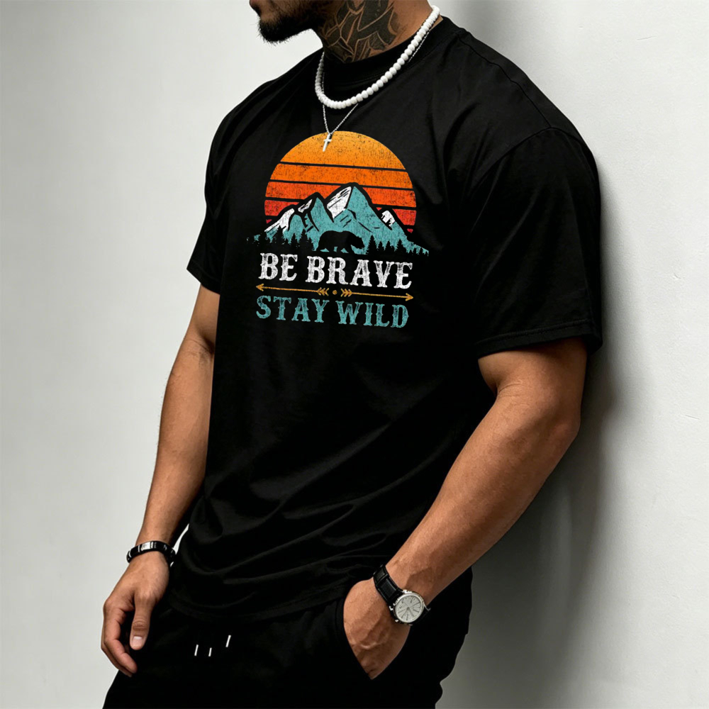 Camiseta Masculina com Estampa - Outdoor Adventure Quotes Short avaliação e preço